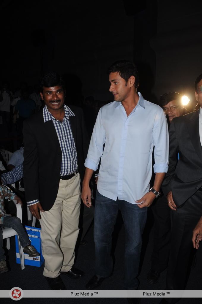 Mahesh Babu at UniverCell Dookudu Dookudu Contest - Pictures | Picture 124114
